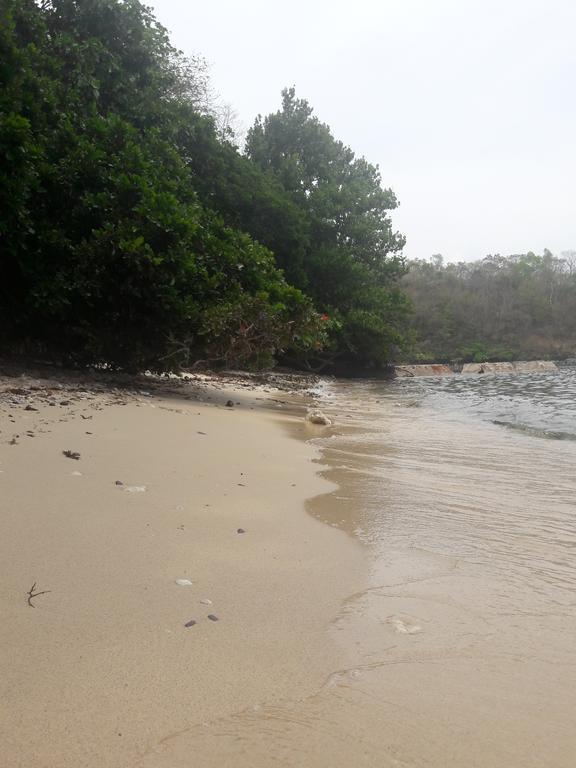 נסוגבו Sand Bar Beach Resort מראה חיצוני תמונה